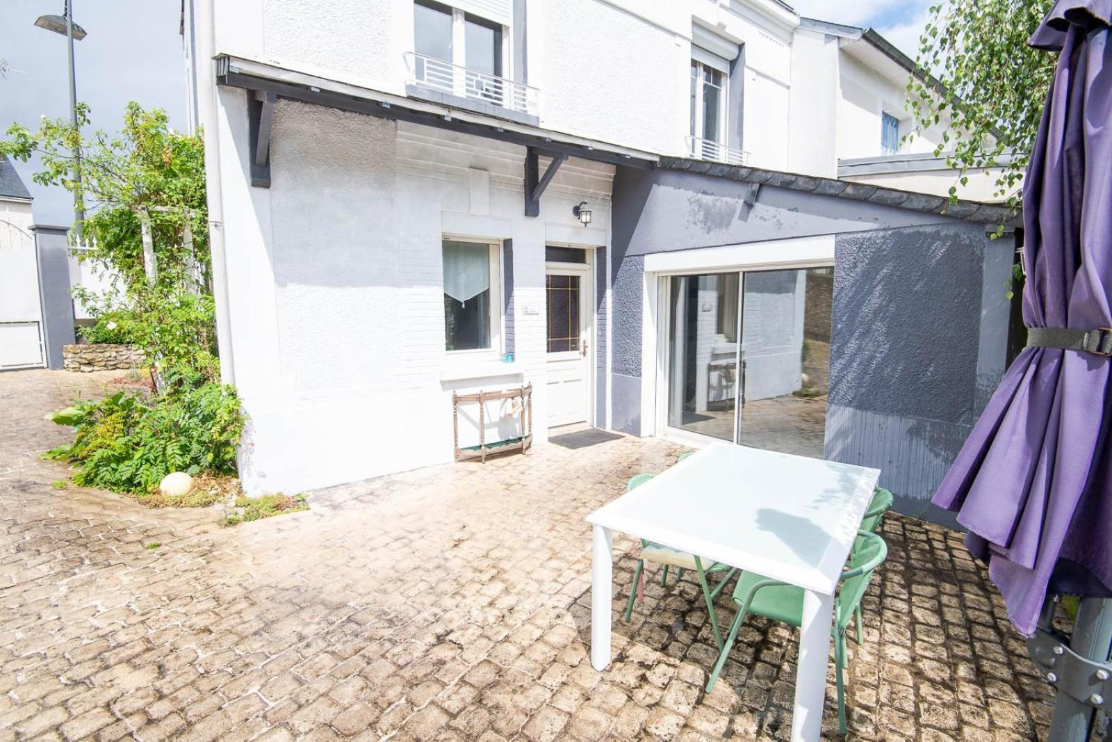 Le Stalingrad - Saint-Pierre-Des-Corps Hotel Bagian luar foto
